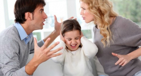 �Tuo padre � un mostro�: quando i figli subiscono 